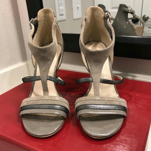 AUTOGRAPH - Picture 8 of 8